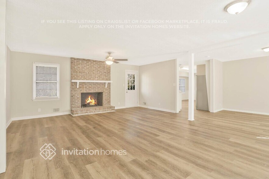 Building Photo - 2400 Lansdowne Ct NW
