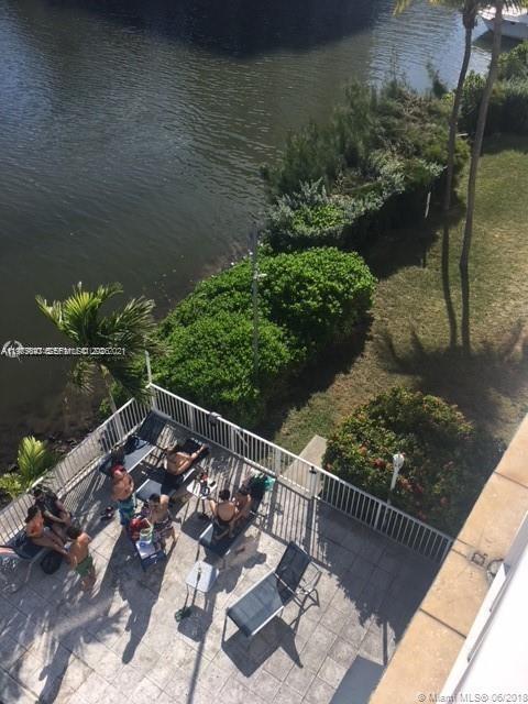 Building Photo - 1740 NW N River Dr