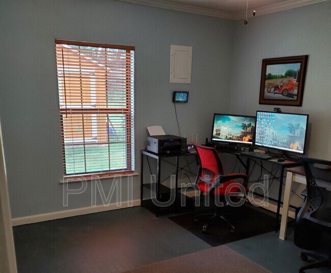 Building Photo - 509 Bryan St