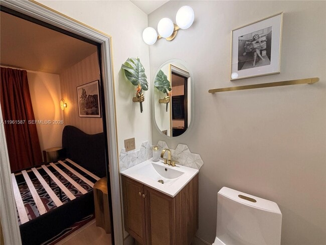 Building Photo - 920 SW 50th Ave