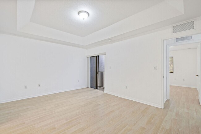 Building Photo - Cutler Bay Townhouse