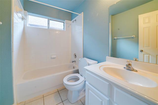 Building Photo - 9724 Water Tree Dr
