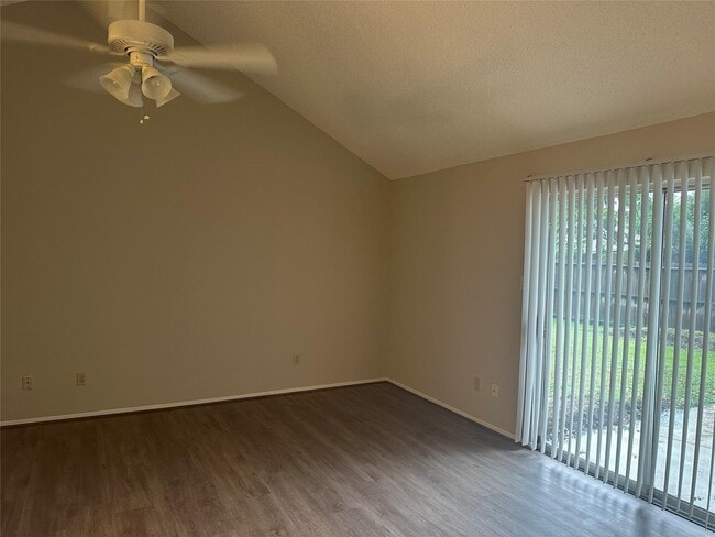 Building Photo - 16043 Beechnut St