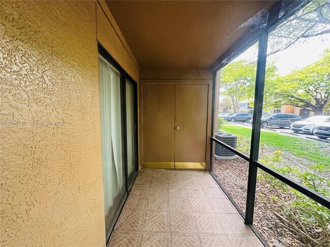 Building Photo - 15689 SW 106th Ln