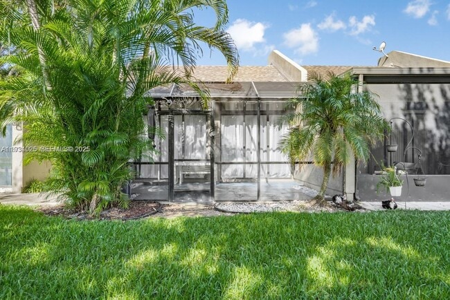 Building Photo - 1281 W Fairway Rd