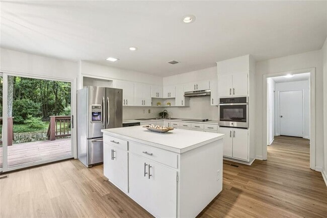 Building Photo - 3705 Donaldson Dr NE
