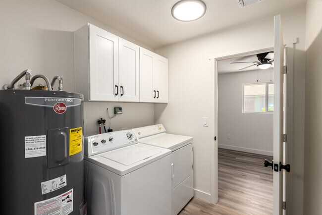 Building Photo - 17615 N Whispering Oaks Dr