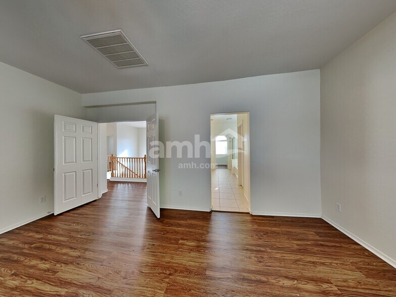 Building Photo - 16244 W Crenshaw Dr