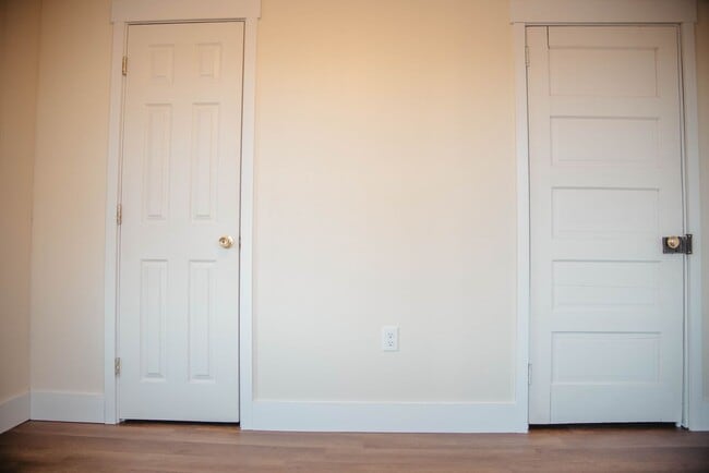 Building Photo - 5972 Pine St