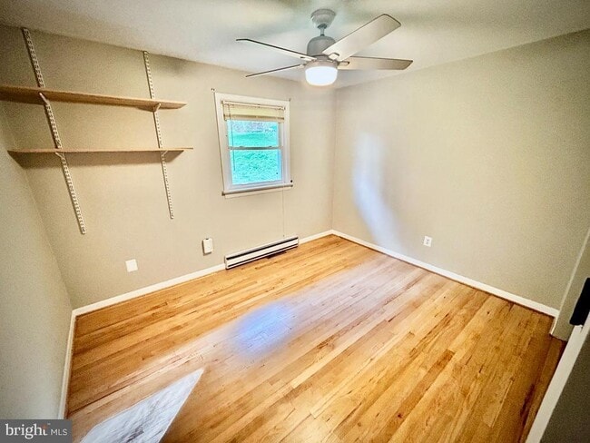 Building Photo - 6405 White Oak Ct