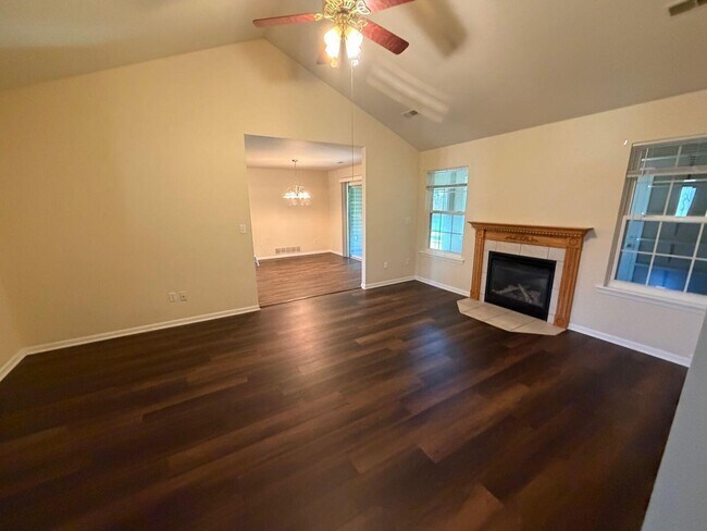 Building Photo - 509 Amazon Dr