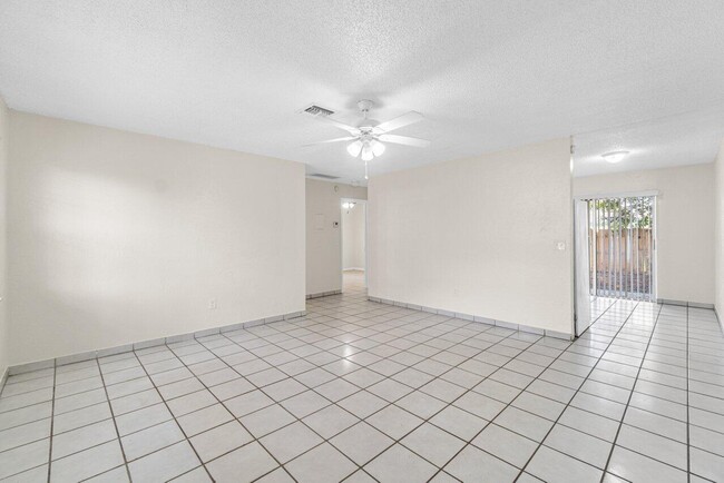 Building Photo - 4815 Gulfstream Rd