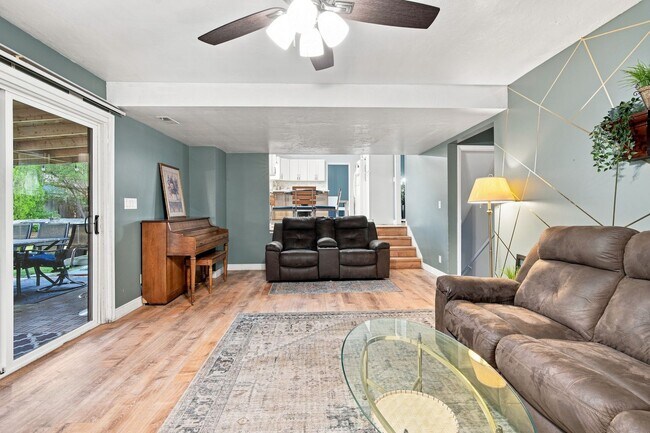 Building Photo - 9229 Alvey Ln