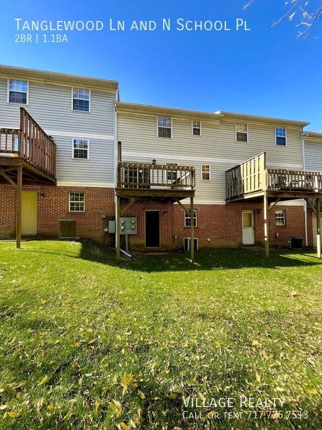 Building Photo - Spacious 2-BR Townhome in Dallastown Schoo...