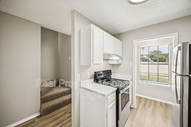 Building Photo - 8109 Silver Creek Rd