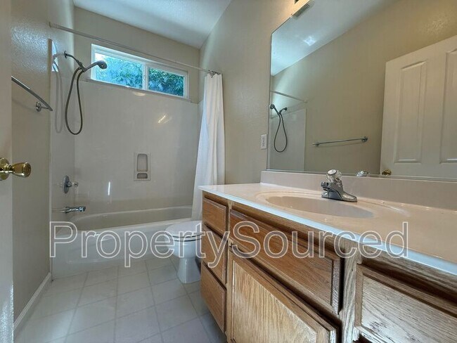 Building Photo - 2080 Picadilly Ct