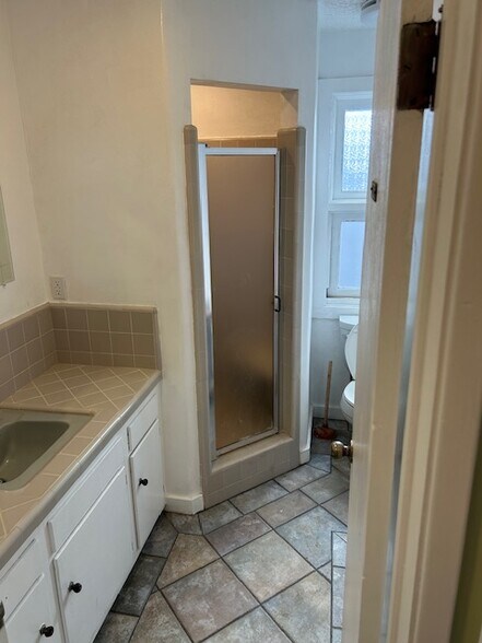 Shower (no tub) - 226 Palm Dr