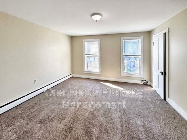 Building Photo - 123 1/2 Oliver Street