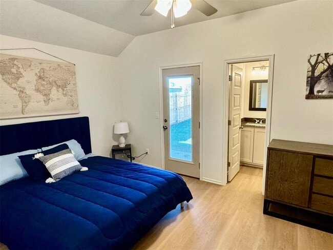 Building Photo - 1301 SW New York Ave