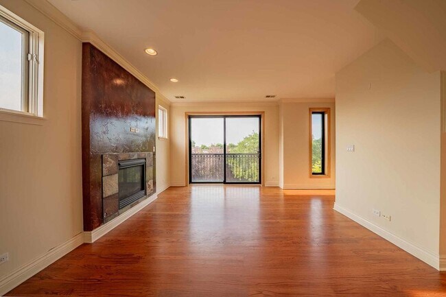 Building Photo - 3123 W Washington Blvd