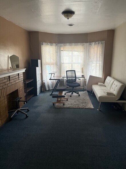 Primary Photo - 114 15th St