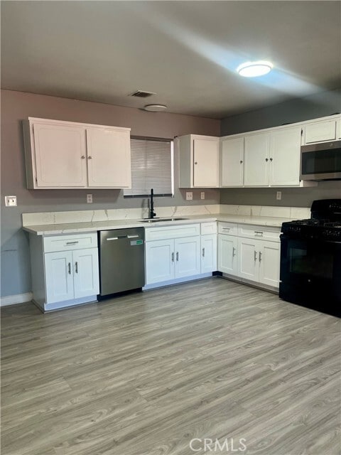 Building Photo - 16535 Pine St