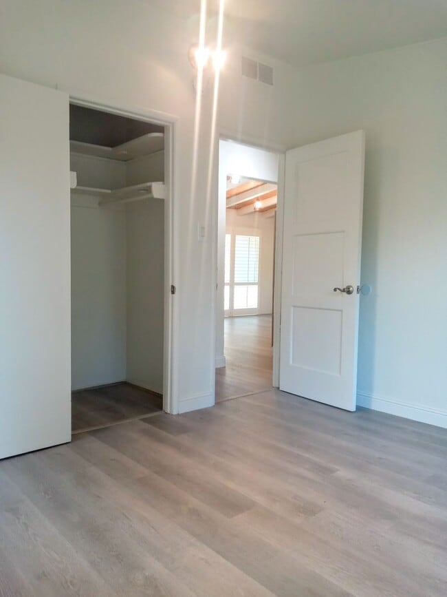 Building Photo - Beautifully Remodeled 2bd Single Story Hou...