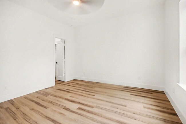Building Photo - 119 Milby St