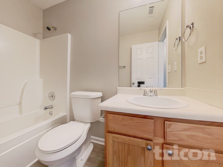 Building Photo - 405 Tori Dr