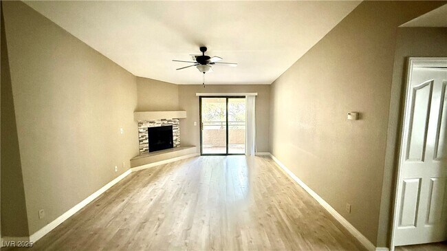 Building Photo - 2633 S Durango Dr