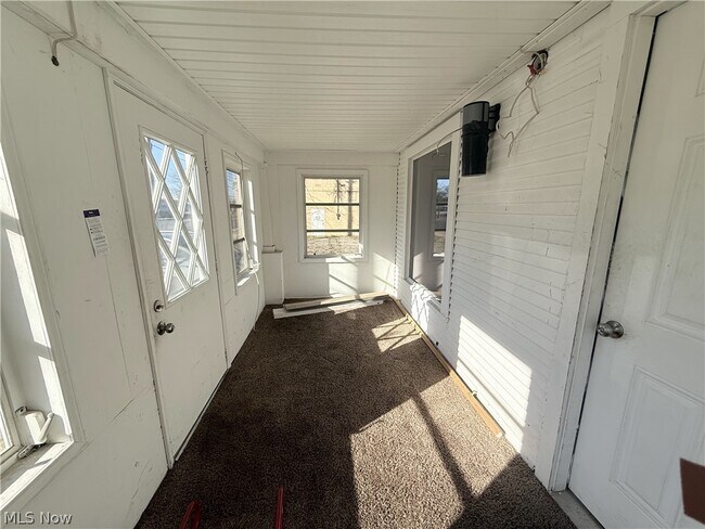 Building Photo - 1433 Kenmore Blvd