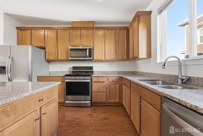 Building Photo - 6 Bond St