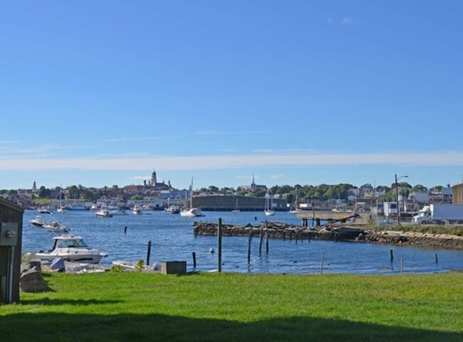 Building Photo - Winter Rental: Pirate's Cove (Pet-friendly!)