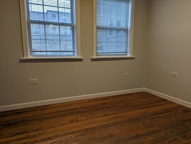 Building Photo - 5650 N Spaulding Ave