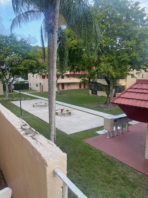 Building Photo - 10905 N Kendall Dr