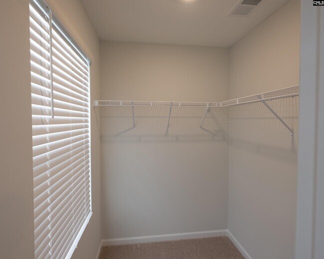 Building Photo - 1042 Begonia Dr