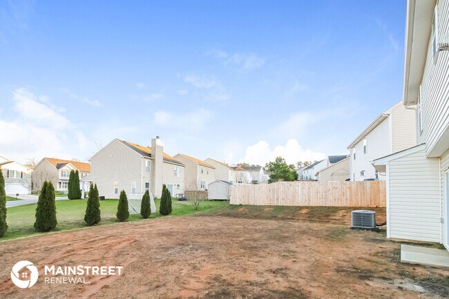 Building Photo - Your Dream Home Awaits!