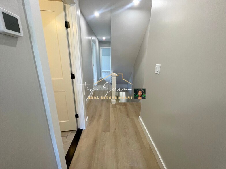 Building Photo - 19 Gordon St