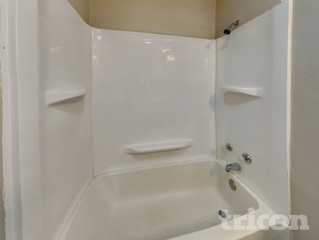 Building Photo - 10218 Basin Field Dr