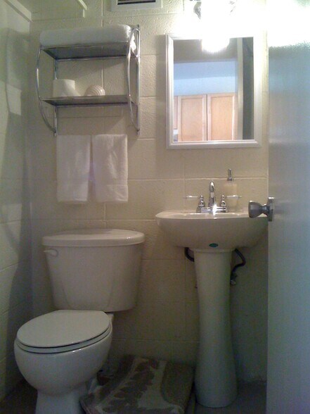 Building Photo - 85-933 Bayview St