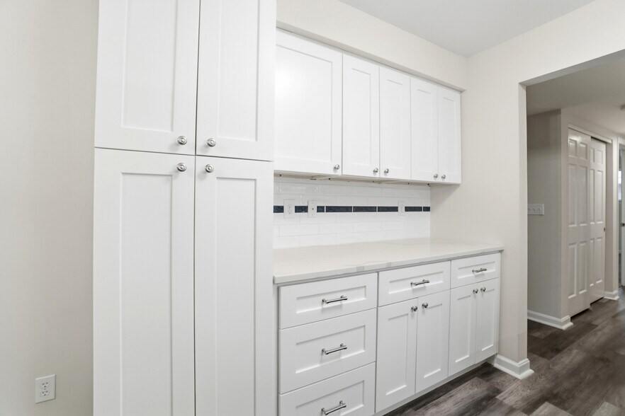 Building Photo - 9760 Bunker Hill Ln