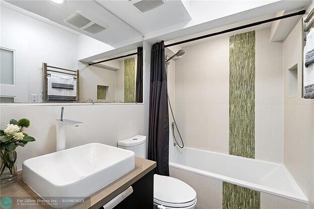 Building Photo - 95 N Birch Rd