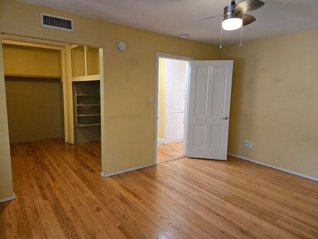 Building Photo - Large home near SDSU available 08/01/2026.