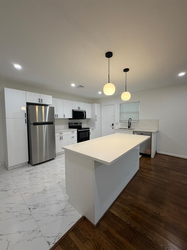 Building Photo - 1972 W McKinney St