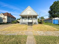 Building Photo - 3 bedroom 1 bathroom home for rent in Lorain