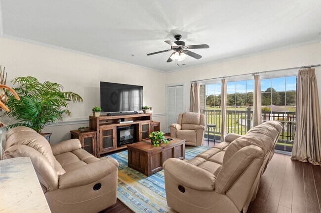 Building Photo - 4855 Carnation Cir