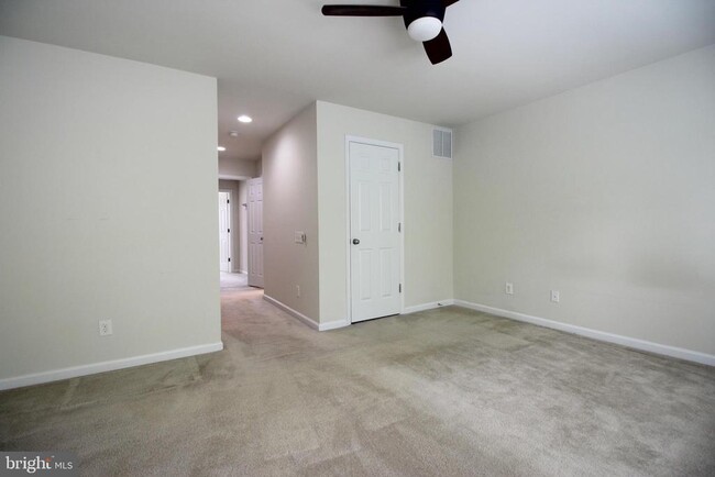 Building Photo - 42637 New Dawn Terrace