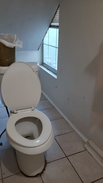 Half bath - 222 W Murrill St