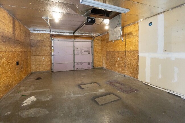 Building Photo - 1001 4th Ave