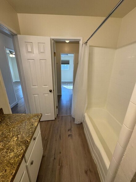 Building Photo - 1320 Heron Ave